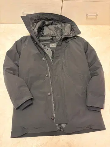 PAZZO 블랙 다운 자켓 후드 부착