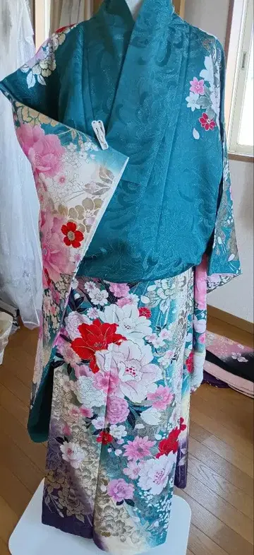 터콰이즈 블루 꽃무늬 후리소데