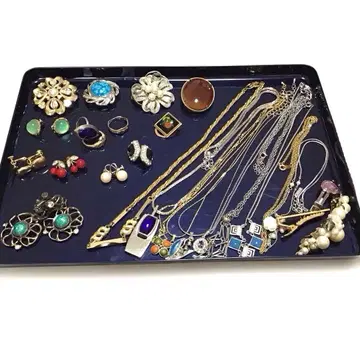 유품 정리 생전 정리 액세서리 모음 ELLE, 유키코 하나이 등 1