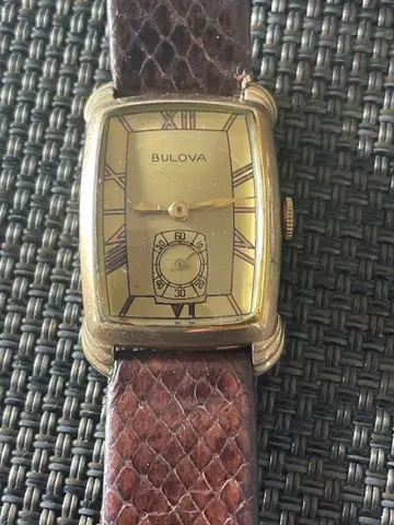 Bulova 수동 와인딩 시계 골드 다이얼