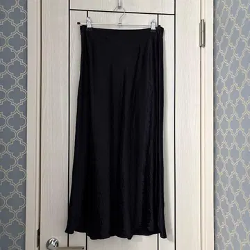 Noble 노블 새틴 머메이드 스커트 네이비