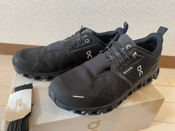 on Cloud6 WP black /black 26.5cm