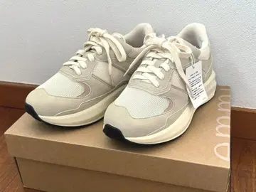 [택 포함 새상품] 에미 emmi original 메쉬 스니커즈