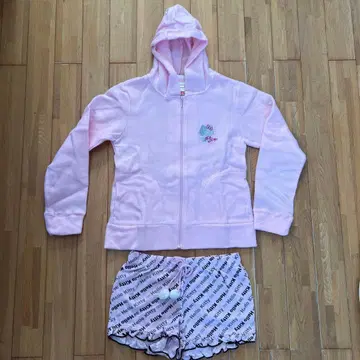 헬로키티 플리스 셋업