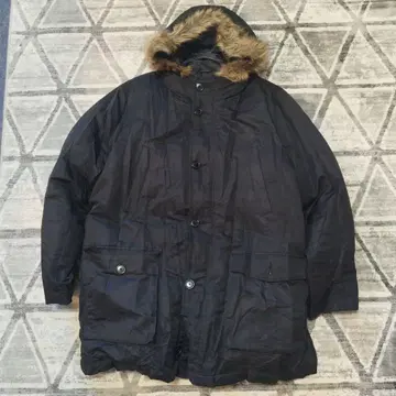 퍼 달린 후드의 블랙 다운 자켓 GAP