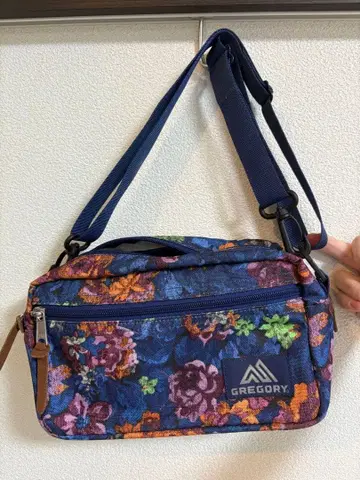 GREGORY 꽃무늬 숄더백 네이비