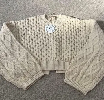 새상품 ALEXIA STAM 케이블 니트 크롭