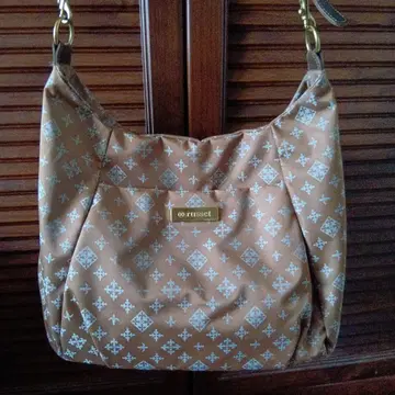 russet 패턴 숄더백