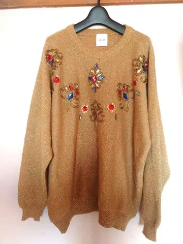 AMERI 비쥬 장식 긴팔 니트 스웨터