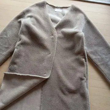 페이크 무스탕 코트 디스코트