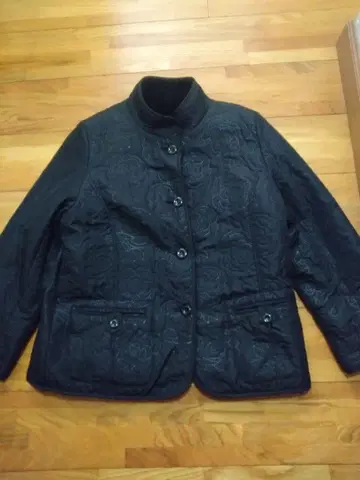 시니어 대상 LadiesFashion 블랙 퀼팅 자켓