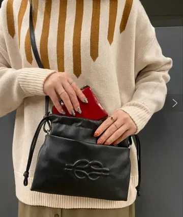 이아파피요네 SUM1 STYLE 라인 니트 아이보리 F