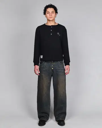 Studs straight denim pants badway