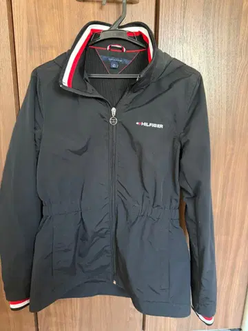TOMMY HILFIGER 블랙 자켓