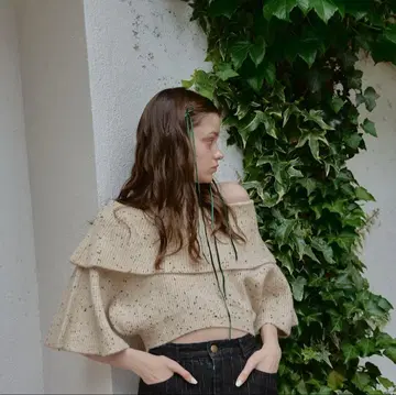 pinue 플레어 슬리브 니트탑