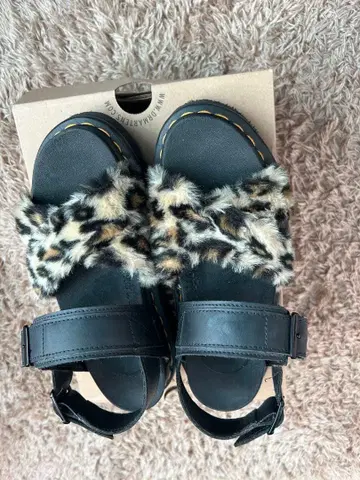 닥터마틴 레오파드 무늬 통굽 샌들 US 6