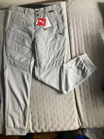 택 포함 새상품 Puma 그레이 팬츠