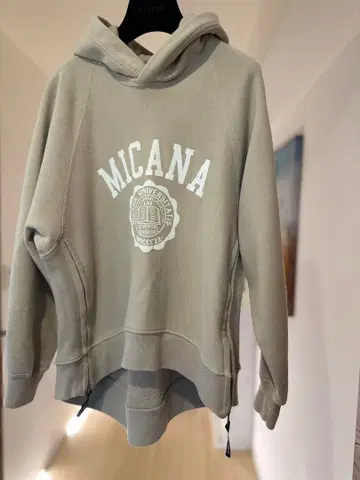 MICANA 후드 부착 베이지 후드티