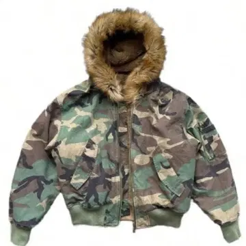 카모플라쥬 퍼 숏 기장 자켓 M