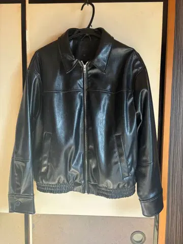ZARA 블랙 가죽 자켓