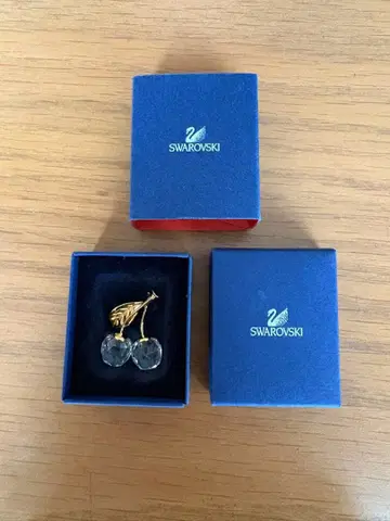 Swarovski 체리 브로치 체리