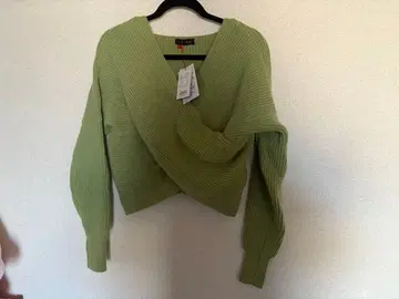 TRUBE 트루브 니트 풀오버 크로스 디자인 그린 M~L