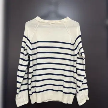 네미카 레리안 아이보리 네이비 스트라이프 긴팔 니트