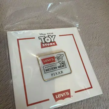리바이스 TOY STORY 토이스토리 핀즈 핀 배지
