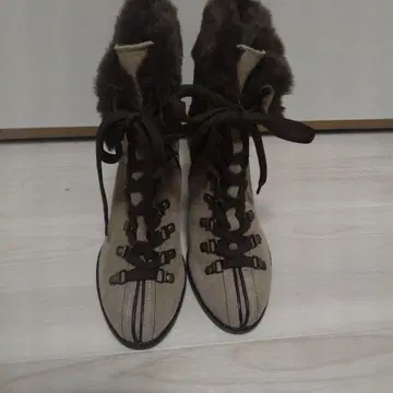 DIANA 다이애나 퍼(fur) 포함 스웨이드 부츠 레이스업 미사용