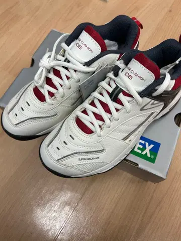 YONEX 파워 쿠션 106 테니스화