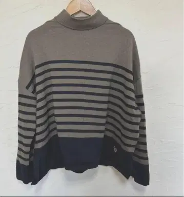 오르치발 V넥 보더 스웨터