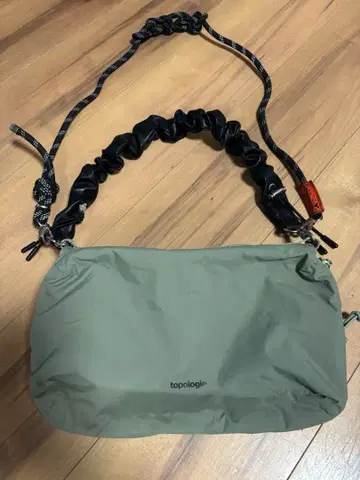 topologie 사코슈 카키 스트랩 포함