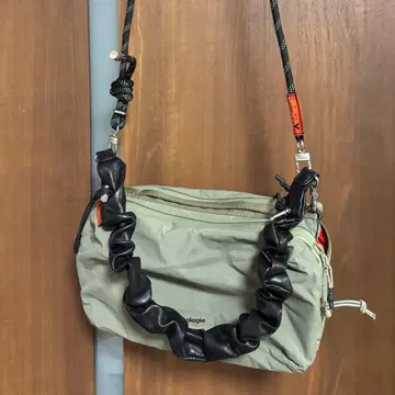 topologie 사코슈 카키 스트랩 포함