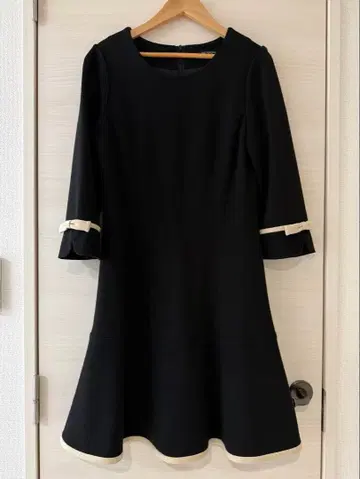 UNIVERVALMUSE 겨울 상품 원피스