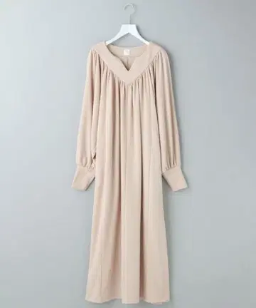 베이지 롱 원피스 V넥 긴팔