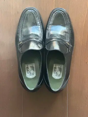 Martello 블랙 가죽 로퍼