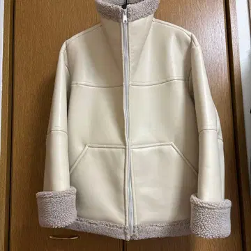 에리오폴 무스탕 코트