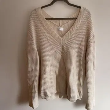 FRAY I.D 아이보리 V넥 니트 새상품급