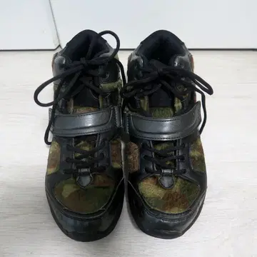 카모 패턴 하이컷 스니커즈 24cm 그린