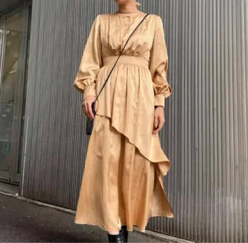 AMERI BULGE SHOULDER DRESS