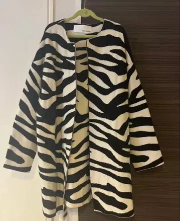 Whim Gazette 제브라 패턴 니트 자켓
