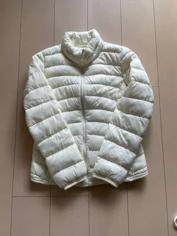 유니클로 UNIQLO 울트라 라이트 다운 S 화이트