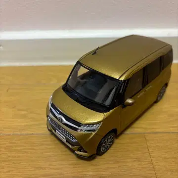 도요타 탱크 미니카 골드 컬러 샘플