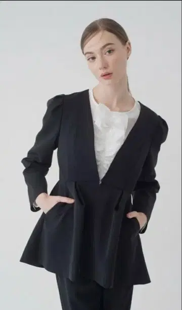 [ 미사용 새상품 ] 메종 드 돌체 플뢰르 자켓 M 사이즈