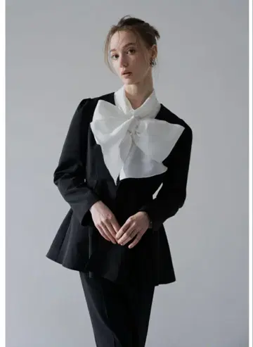 [ 미사용 새상품 ] 메종 드 돌체 플뢰르 자켓 M 사이즈