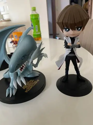 푸른 눈의 백룡 카이바 피규어