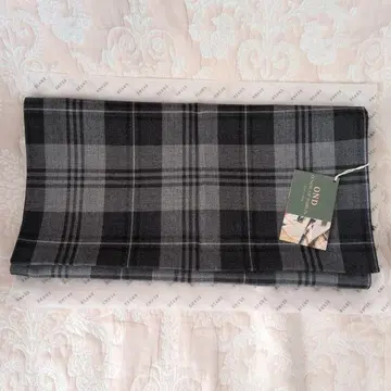 O'NEIL OF DUBLIN 스카프