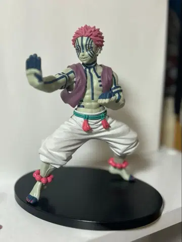 귀멸의 칼날 아카자 피규어