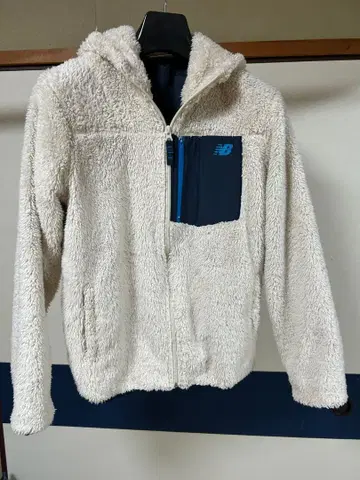 뉴발란스 플리스 자켓 후드 부착