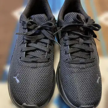 PUMA 블랙 스니커즈 24.5